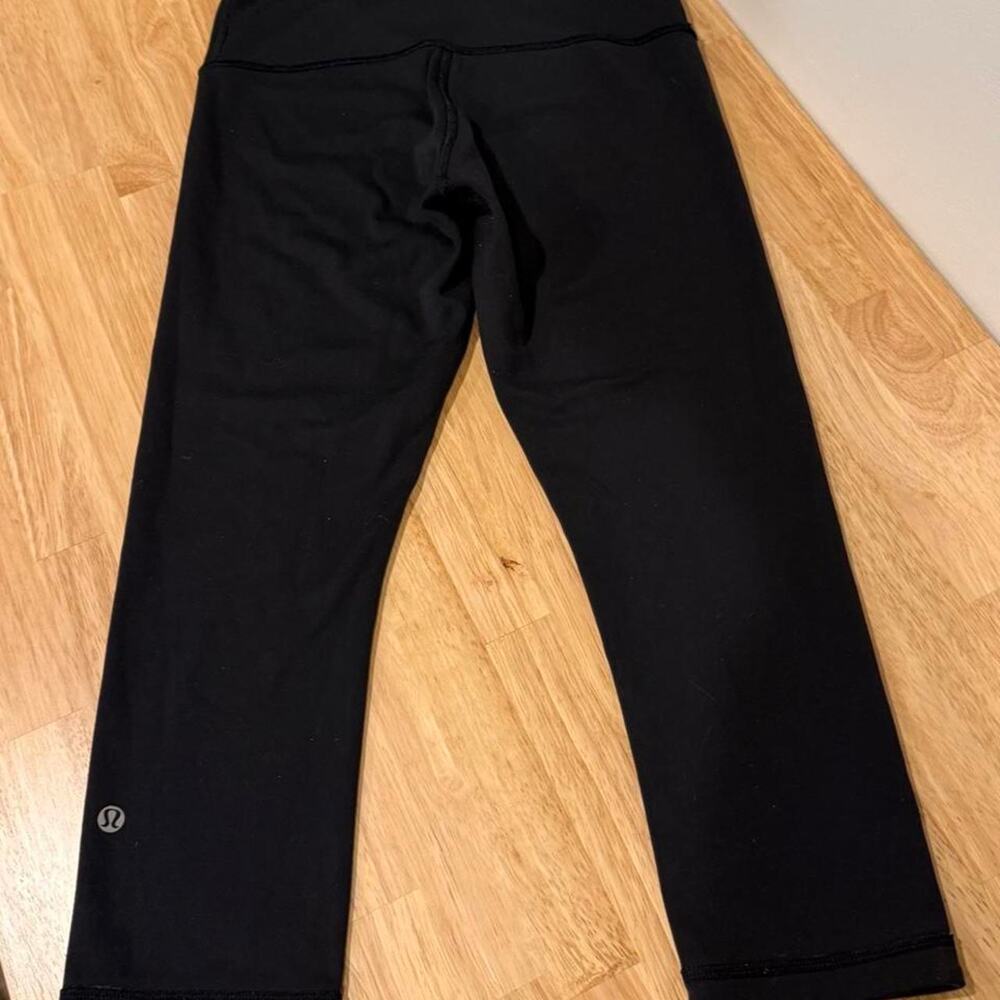 Lululemon Reversible Crop Leggings Size 6 Black Navy Yoga Pants Reversible